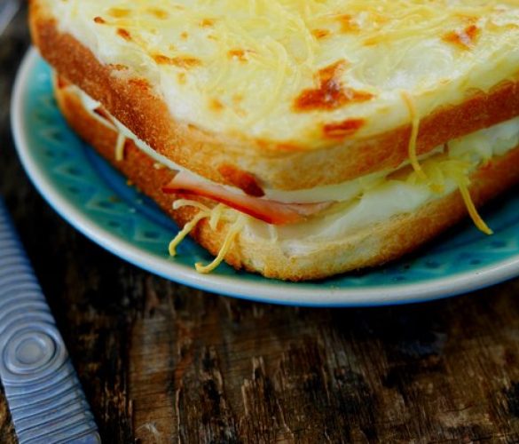 Croque-monsieur au four à la béchamel